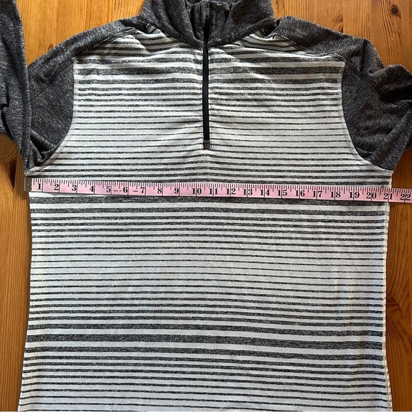 Men’s Lululemon Surge Warm 1/2 Zip Size Large Heathered Grey Stripe - Picture 6 of 10